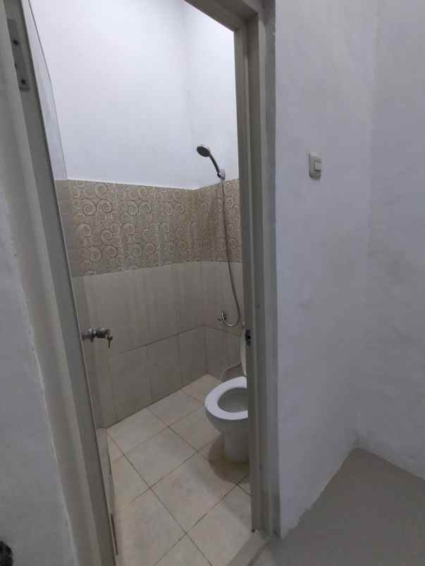 dijual rumah suradita