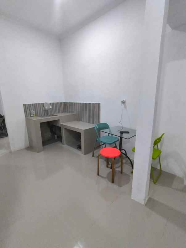 dijual rumah suradita