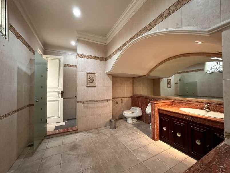 dijual rumah taman golf