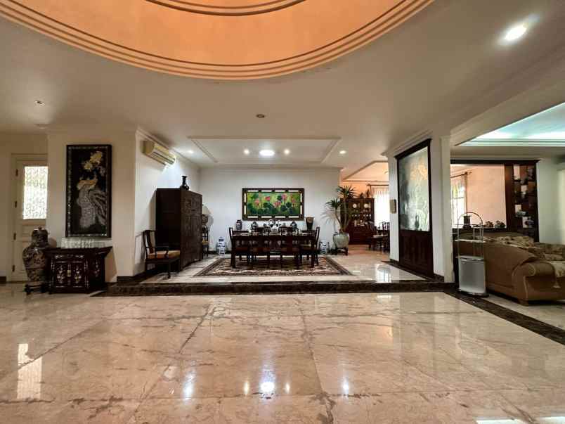 dijual rumah taman golf