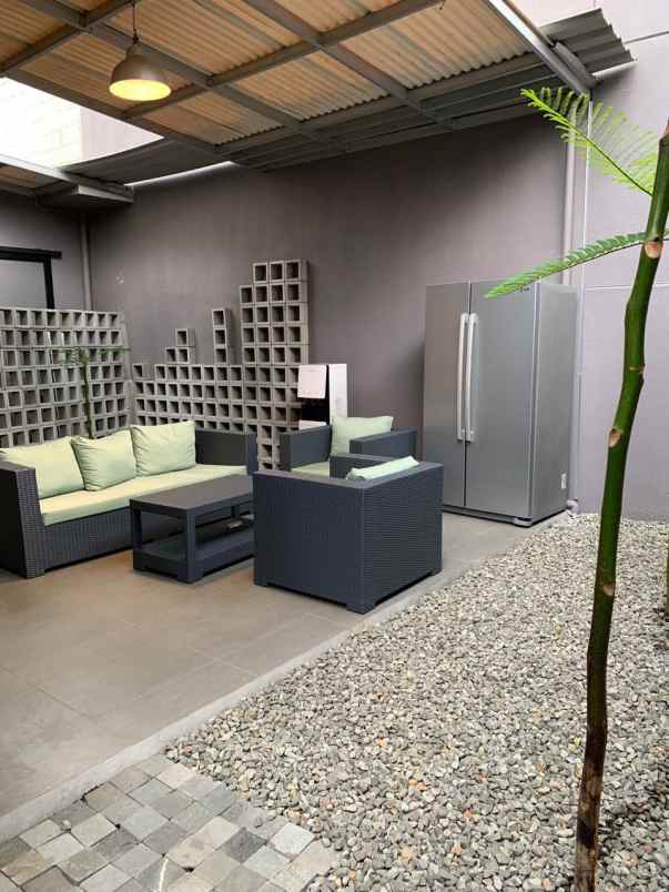 dijual rumah taman holis indah bandung