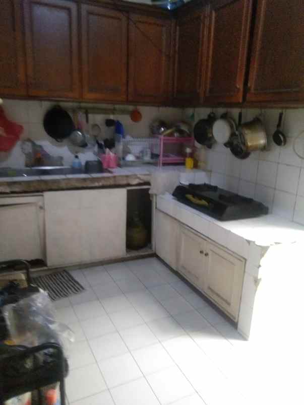 dijual rumah taman modern