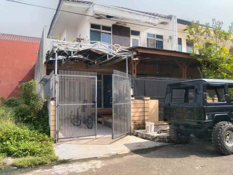dijual rumah taman modern