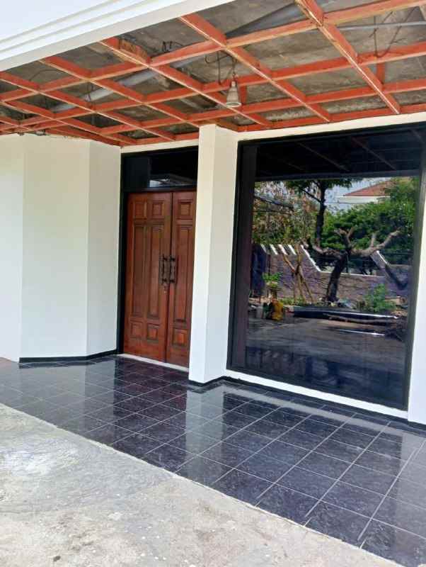 dijual rumah taman pondok indah