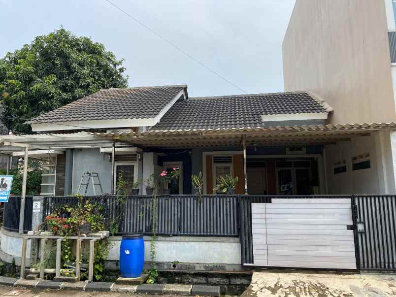 dijual rumah taman royal 3 cluster