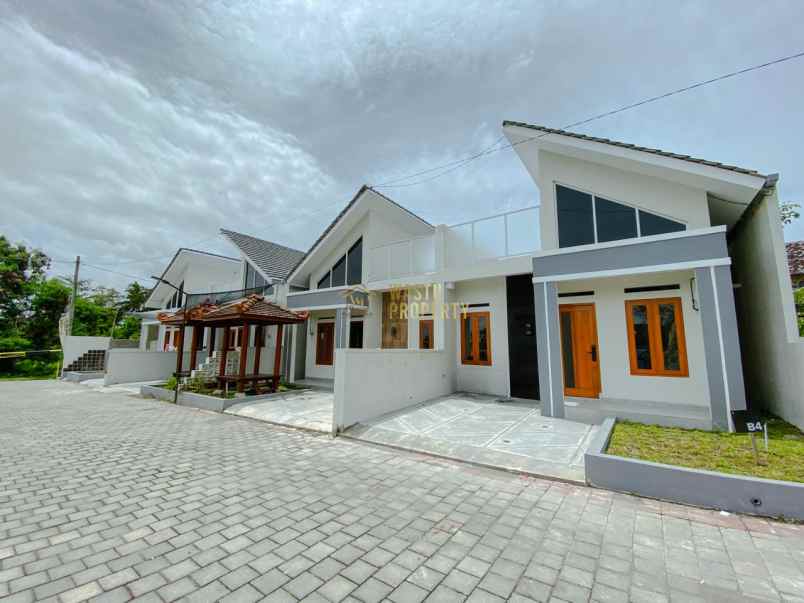 dijual rumah tamanmartani kalasan