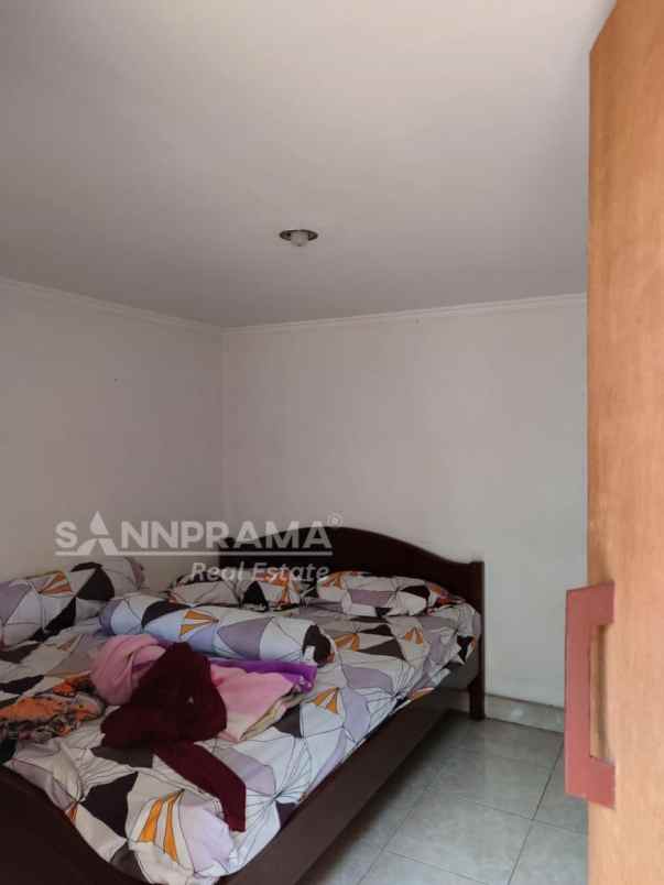 dijual rumah tanah baru