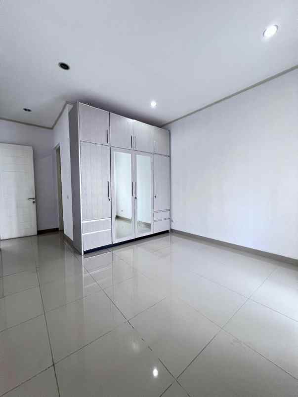 dijual rumah tb simatupang cilandak