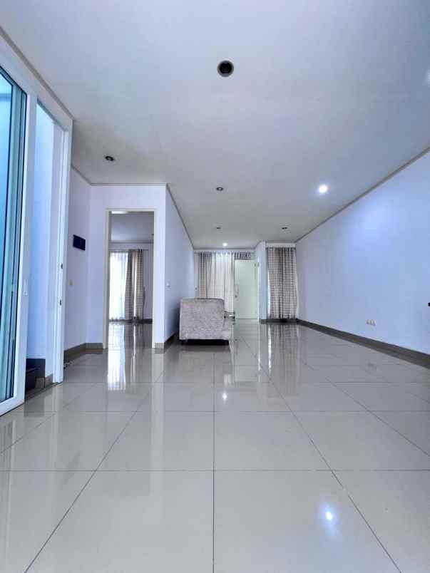 dijual rumah tb simatupang cilandak