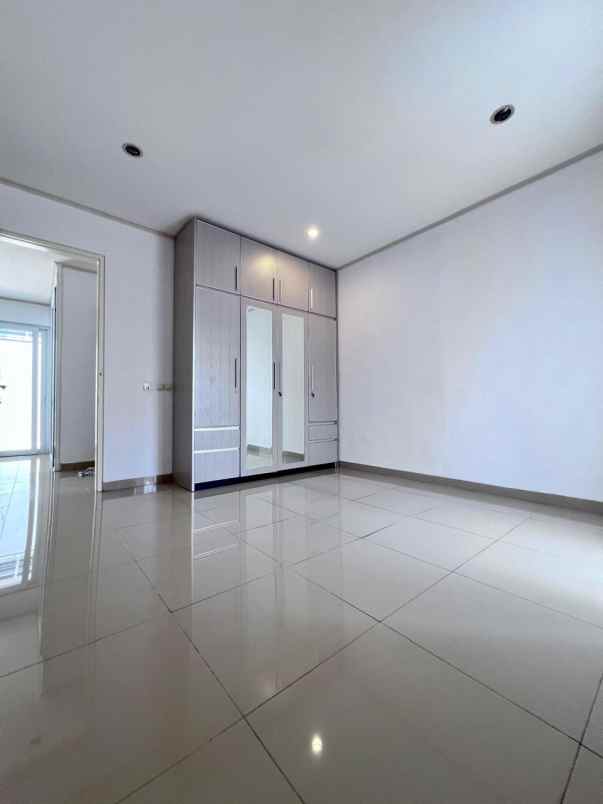 dijual rumah tb simatupang cilandak