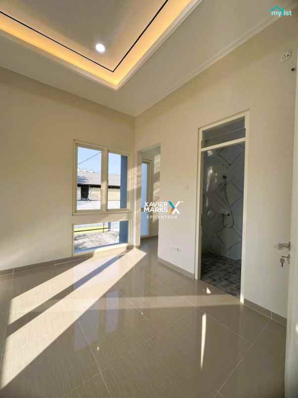 dijual rumah tenggilis tengah