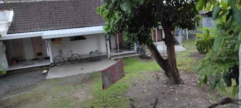 dijual rumah tepi jalan daerah bugul