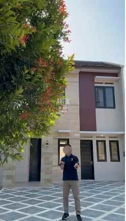 dijual rumah town house brand new