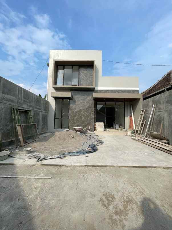 dijual rumah tundan purwomartani
