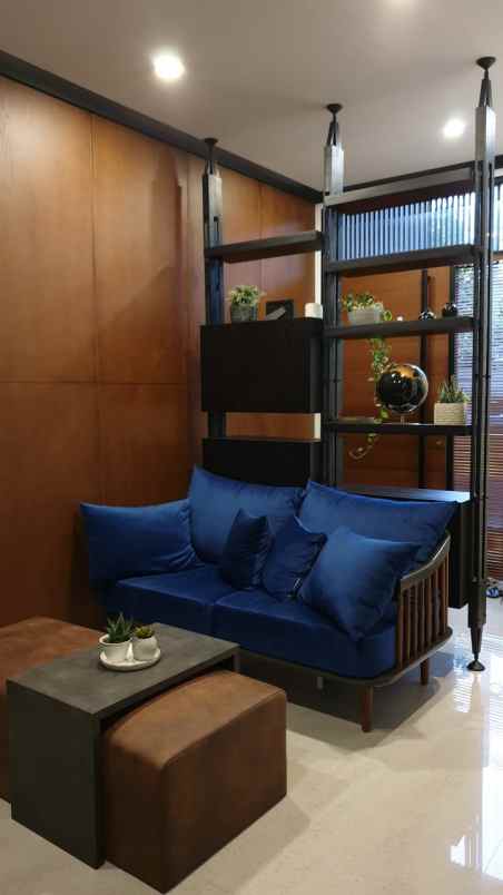 dijual rumah turangga