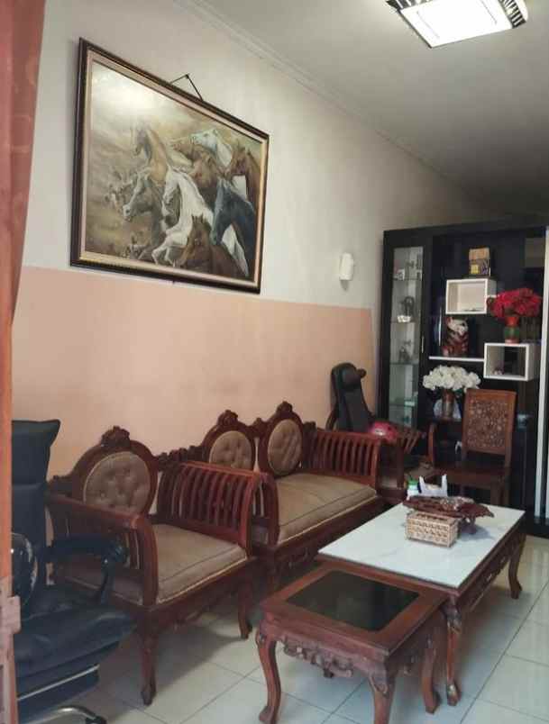 dijual rumah villa pasirwangi