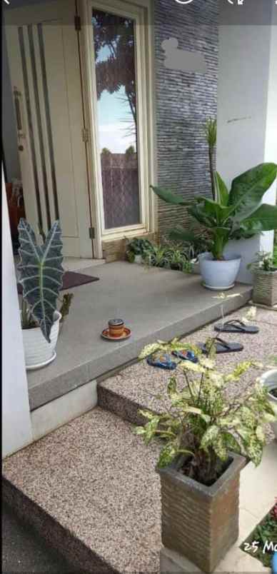 dijual rumah villa puncak tidar