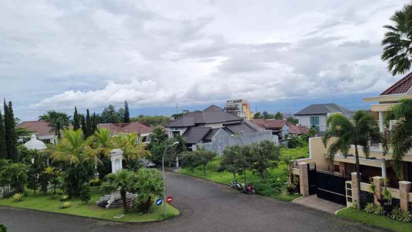 dijual rumah villa puncak tidar