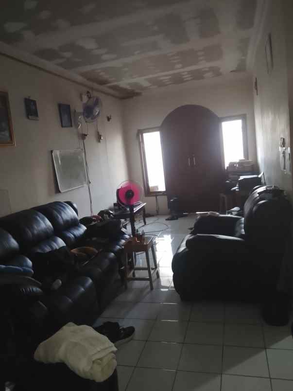 dijual rumah villa tangerang regency 1