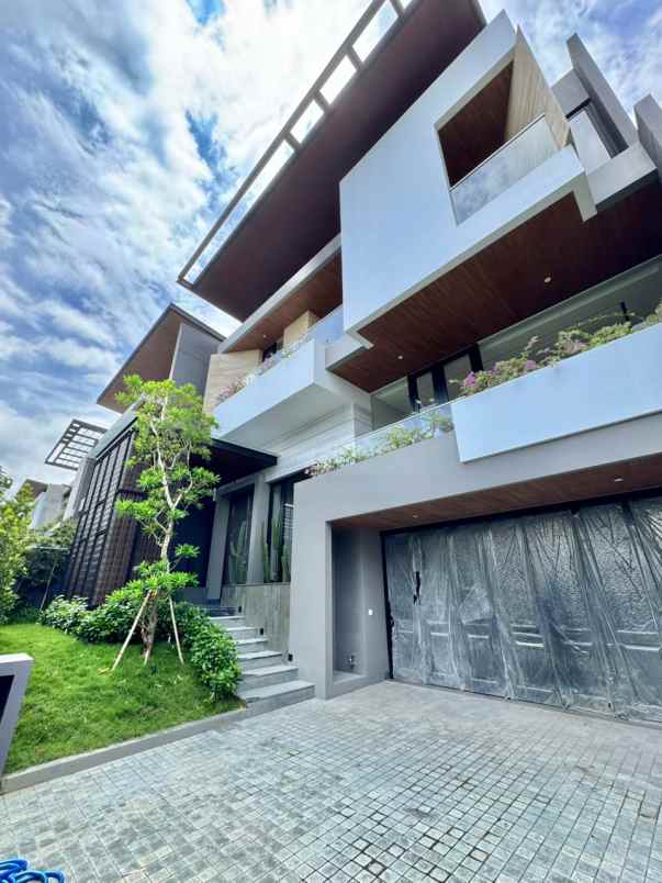 dijual rumah waterfront citraland