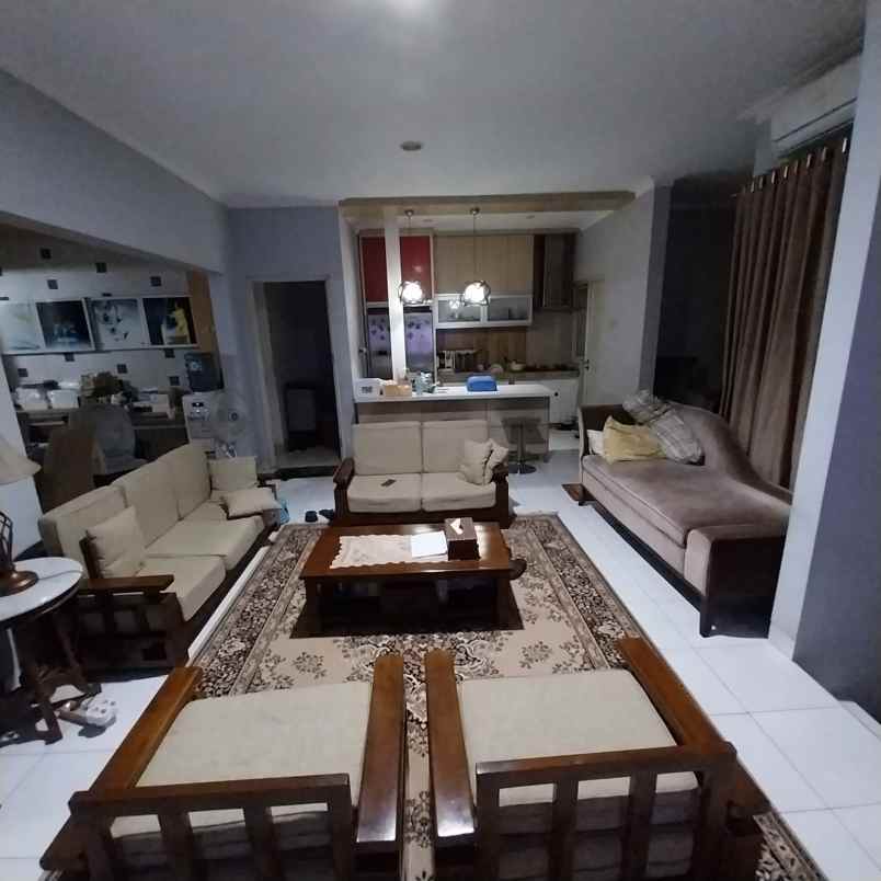 dijual rumah west covina kota wisata