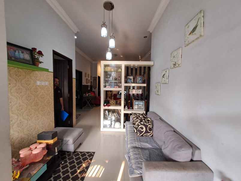 dijual rumah wibawa mukti