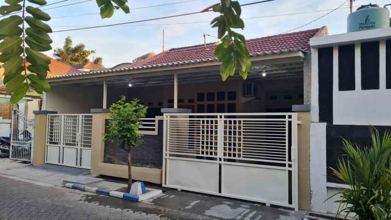 dijual rumah wisma bungurasih iii