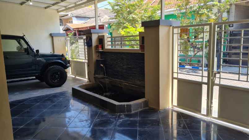 dijual rumah wisma bungurasih iii