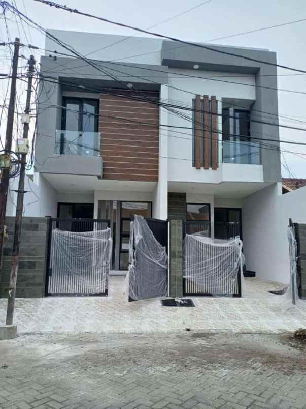 dijual rumah wisma mukti