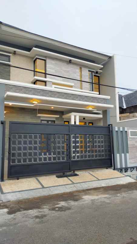 dijual rumah wisma permai