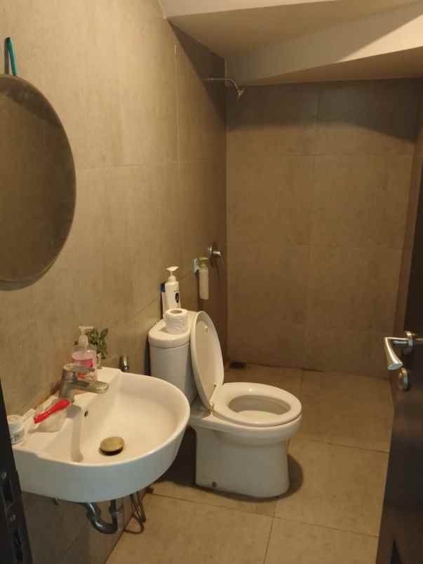 dijual rumah wisteria metland menteng