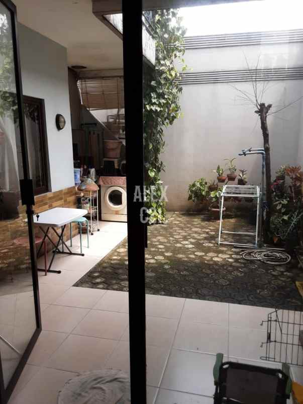 dijual townhouse cirendeu lakeside