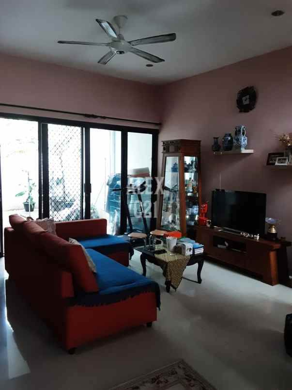 dijual townhouse cirendeu lakeside