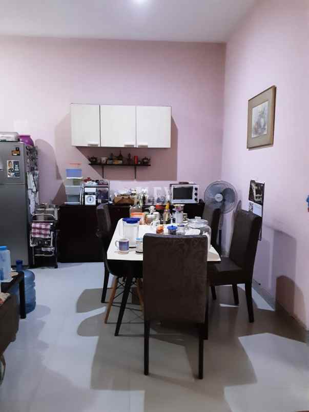 dijual townhouse cirendeu lakeside