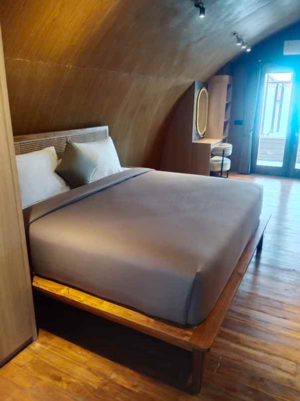 dijual villa desa munggu kec mengwi kab