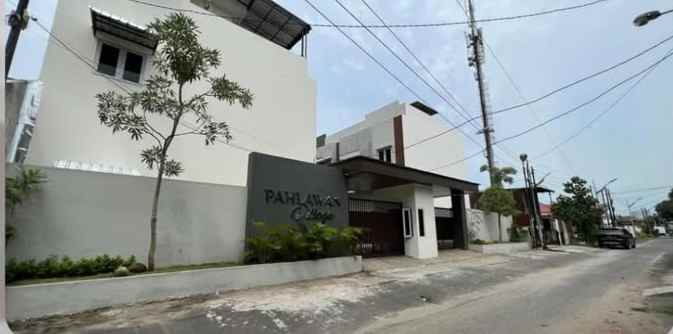 dijual villa jalan anom pahlawan