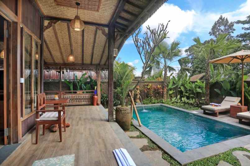 dijual villa joglo lokasi gianyar