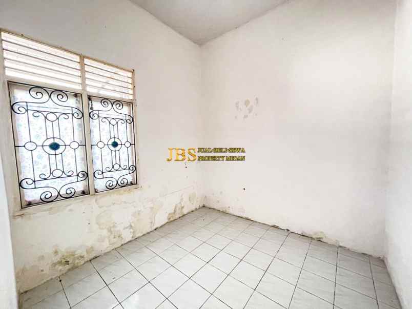 dijual villa komplek cemara hijau