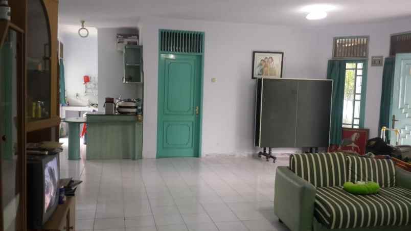 dijual villa palasari