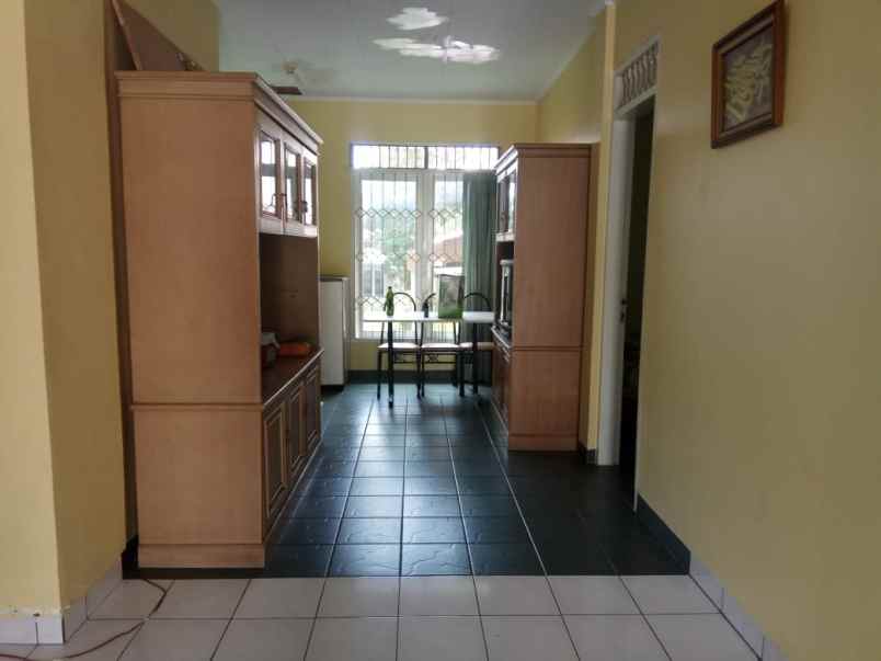 dijual villa vila kota bunga cipanas