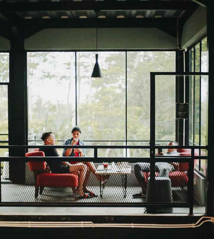 disewakan gedung cafe furniture dan peralatan cafe