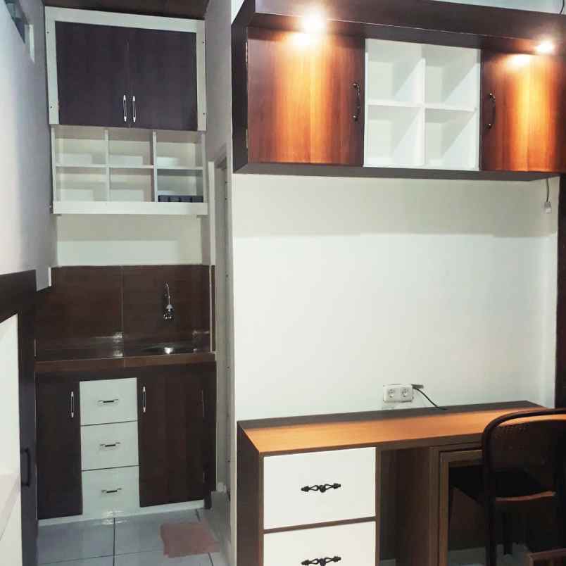 disewakan kost jl zamrud 2 blok b2 no 17
