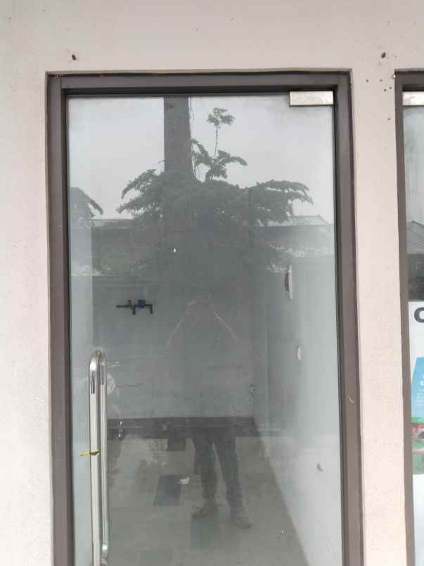 disewakan ruang usaha lokasi strategis pasar rebo