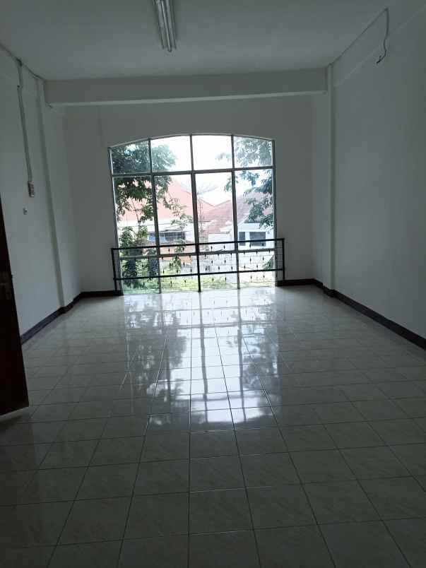 disewakan ruko gudang kantor jemursari