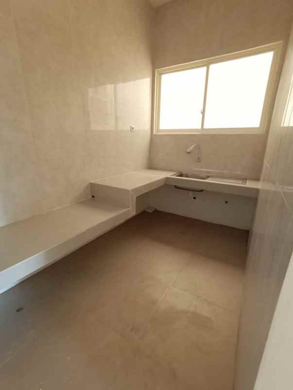 disewakan ruko gudang kantor raya dian istana