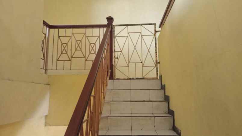 disewakan ruko gudang kantor raya mulyosari