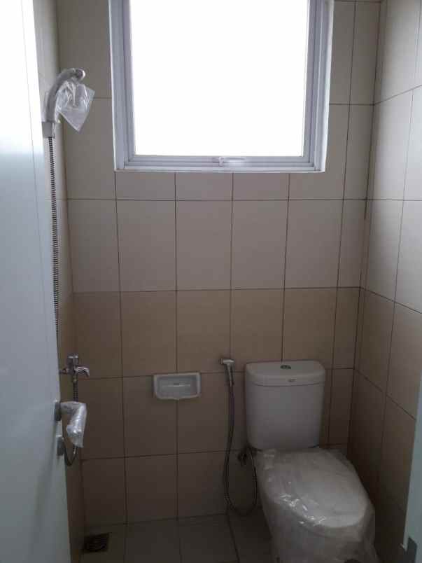 disewakan rumah cluster thames jgc jakarta