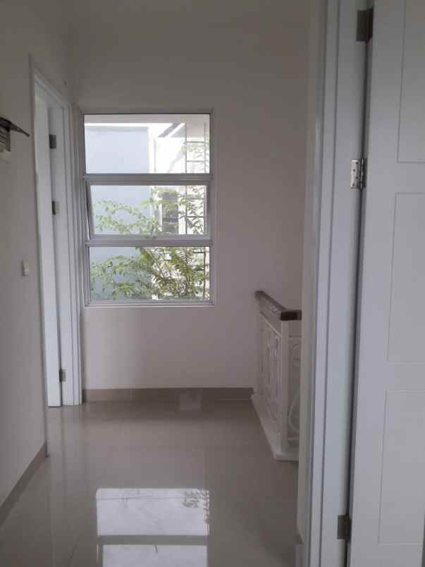 disewakan rumah cluster thames jgc jakarta