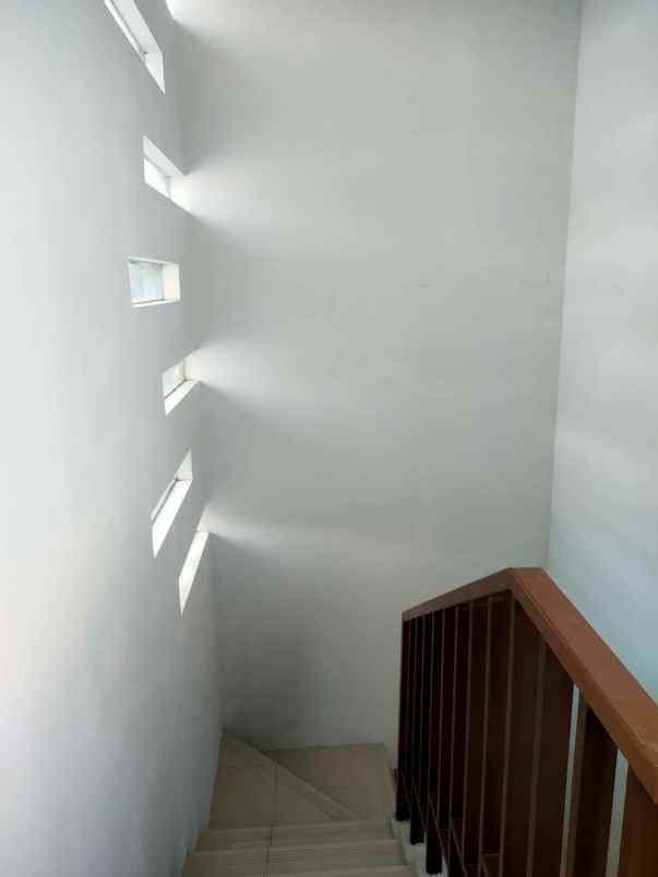 disewakan rumah cluster yarra jakarta