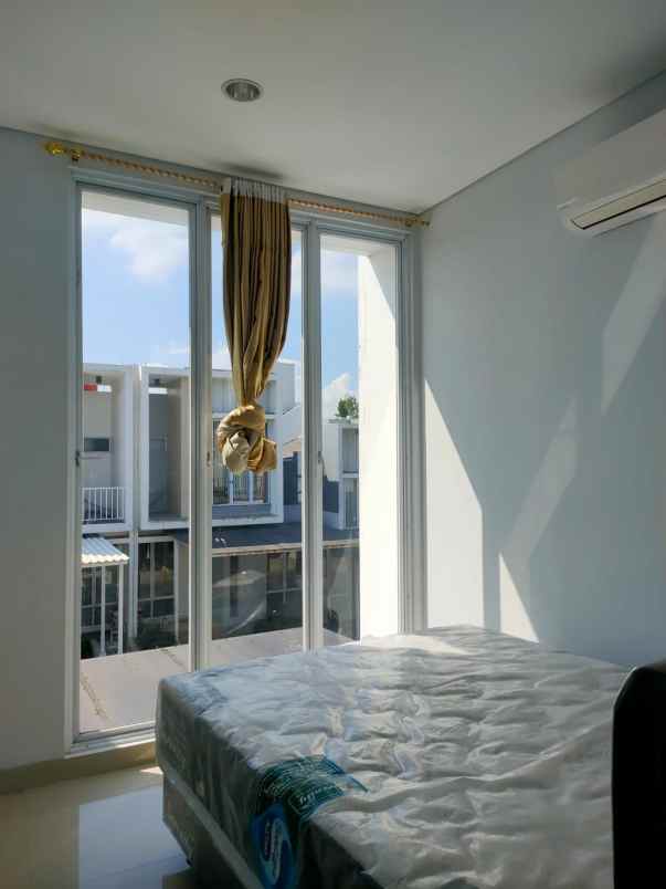 disewakan rumah cluster yarra jakarta